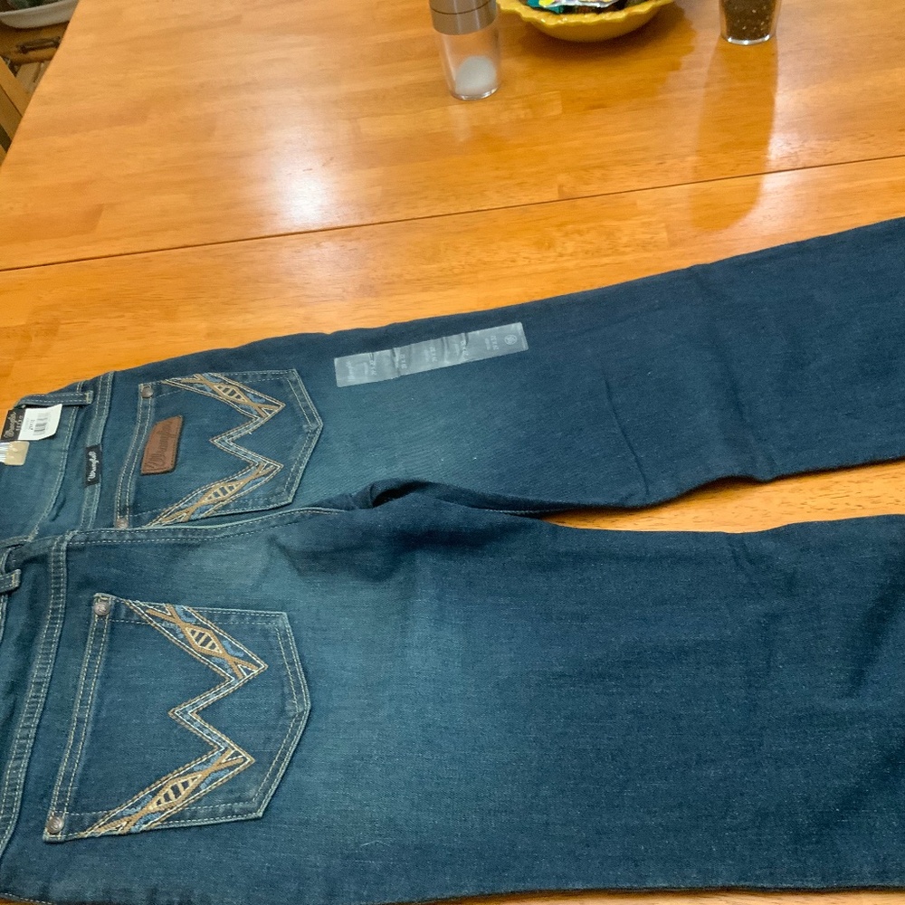 Wrangler ladies size 29 x 32 length retro jeans